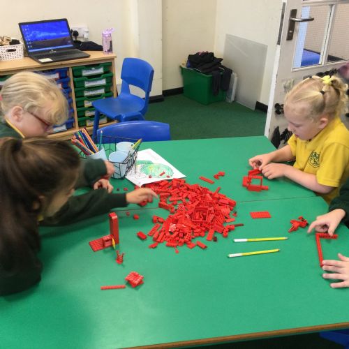 Apple Class make Sukkahs